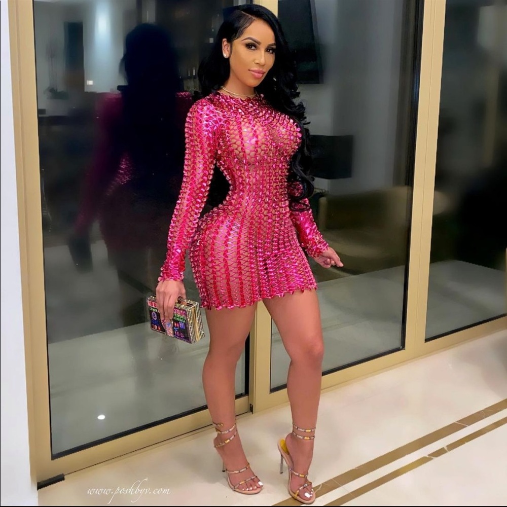 pink dress